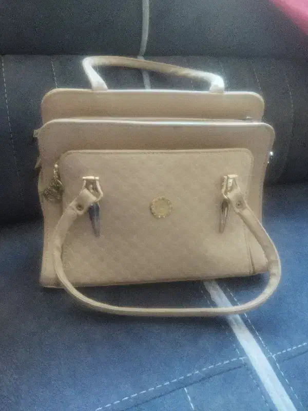 کیف جادار|کیف، کفش، کمربند|قم, نوقطار|دیوار