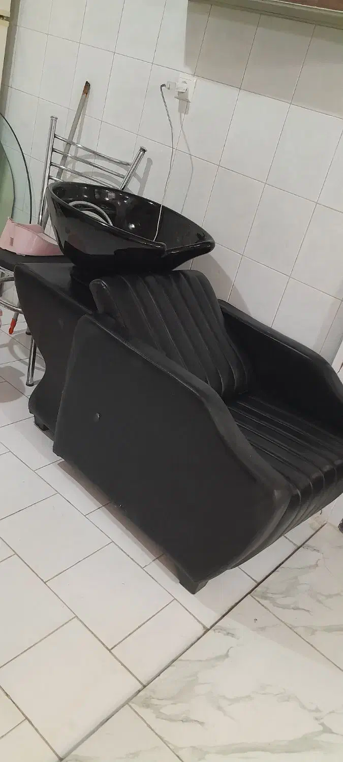 فروش سرشور آرایشگاهی در حد نو کم استفاده شده|آرایشگاه و سالن‌های زیبایی|جوادآباد, |دیوار