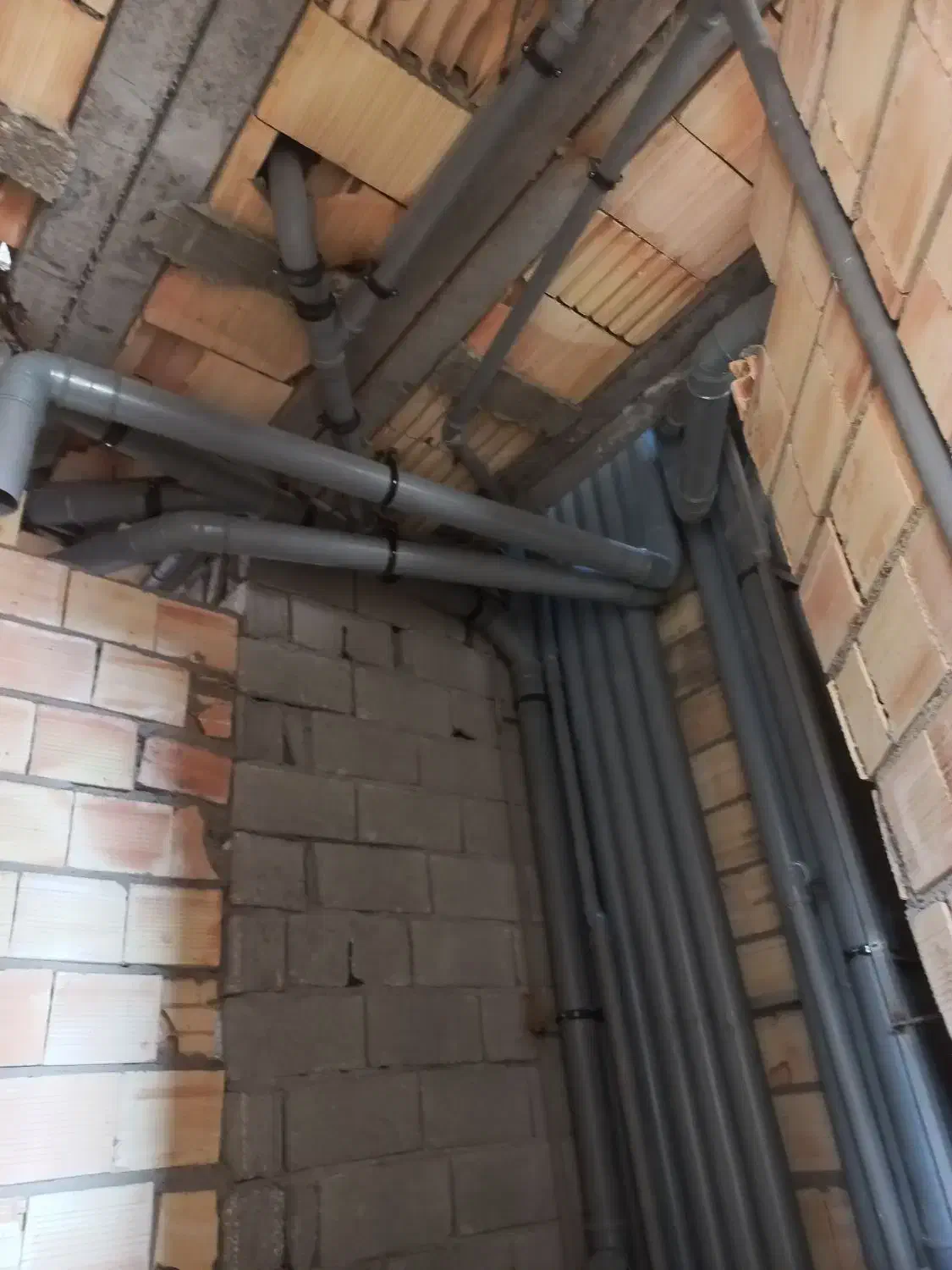 لوله کشی آب، فاظلاب  تعمیرات، نصب پمپ آب و شیرالات|خدمات پیشه و مهارت|پرند, فاز ۴|دیوار