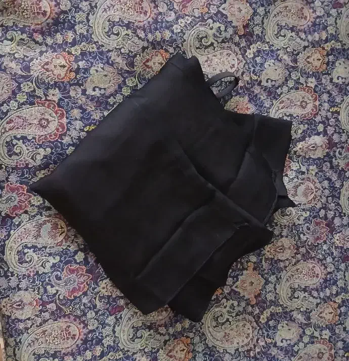 چادر بحرینی یا لبنانی|لباس|قم, وادی السلام|دیوار