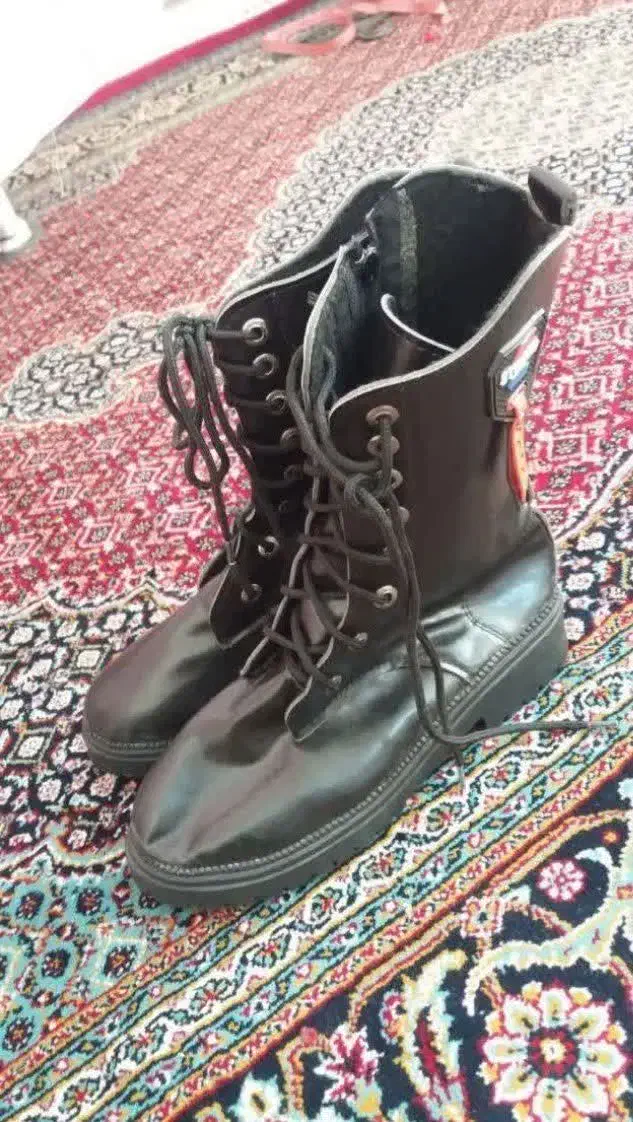 پوتین نوسایز۴۰فقط ۳۰۰تومن|کیف، کفش، کمربند|ویلکیج, |دیوار