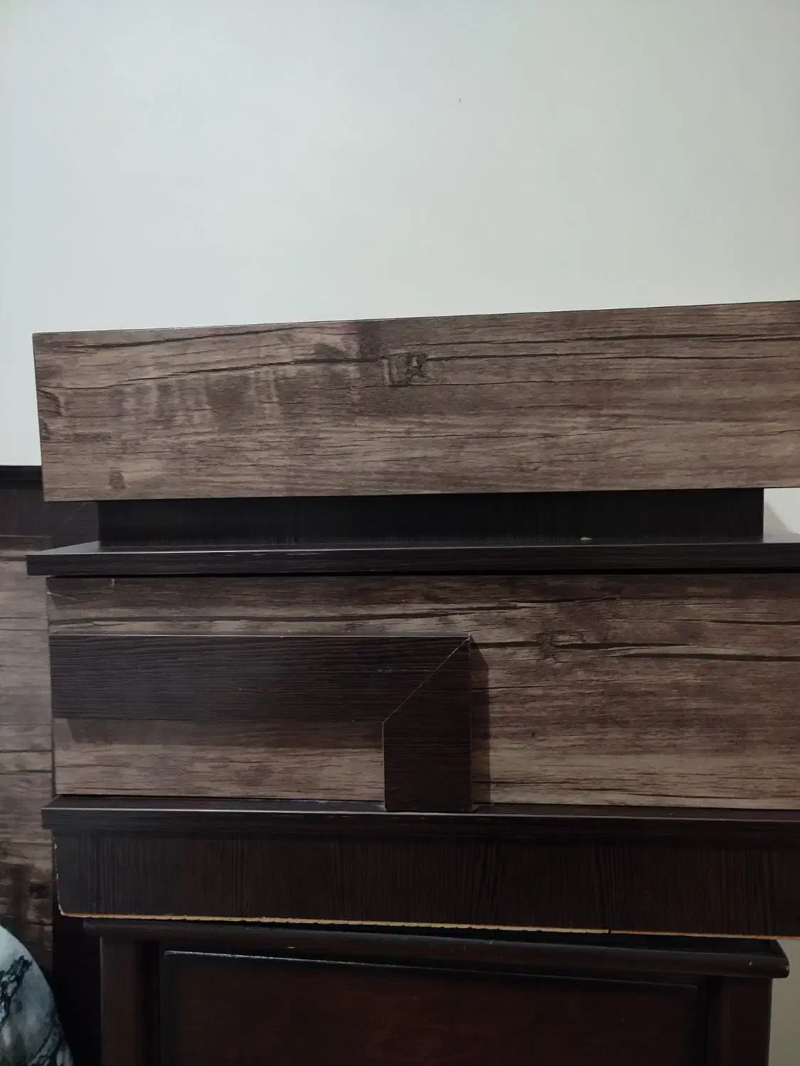 سرویس خواب|تخت و سرویس خواب|اصفهان, سرچشمه|دیوار