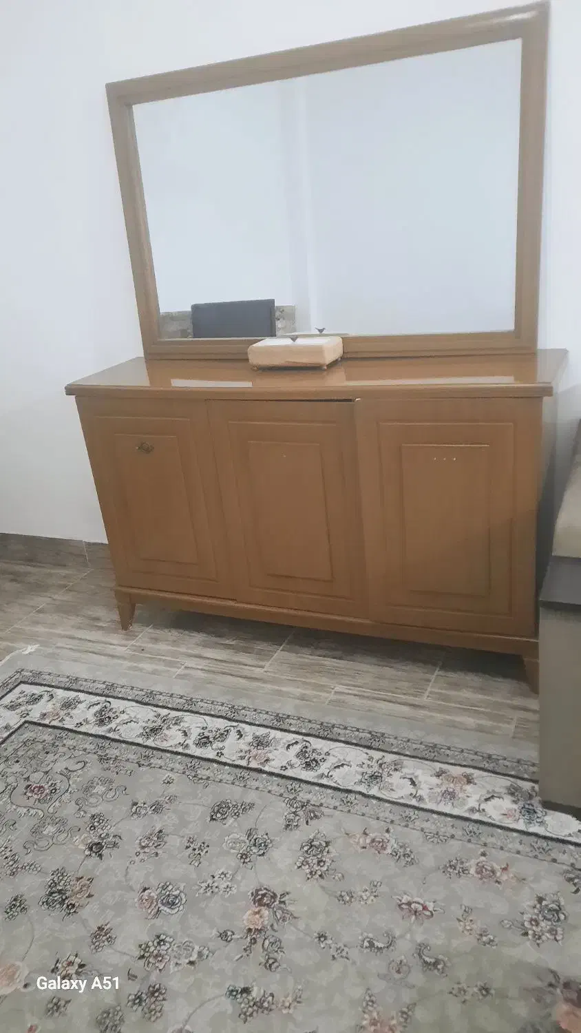 میز کنسول با آئینه|بوفه، ویترین، کنسول|رشت, دیانتی|دیوار