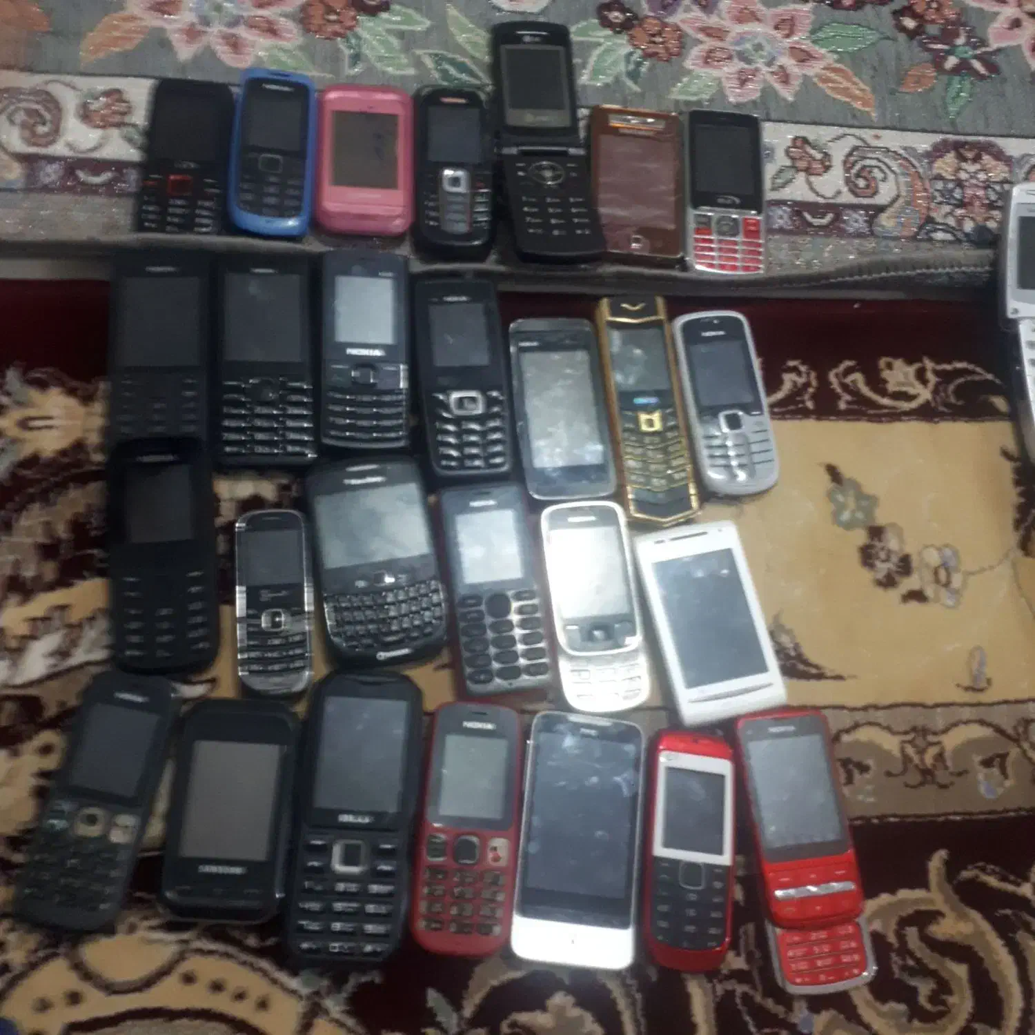 گوشی های قدیمی خراب وسالم|موبایل|کرج, دهقان ویلا|دیوار