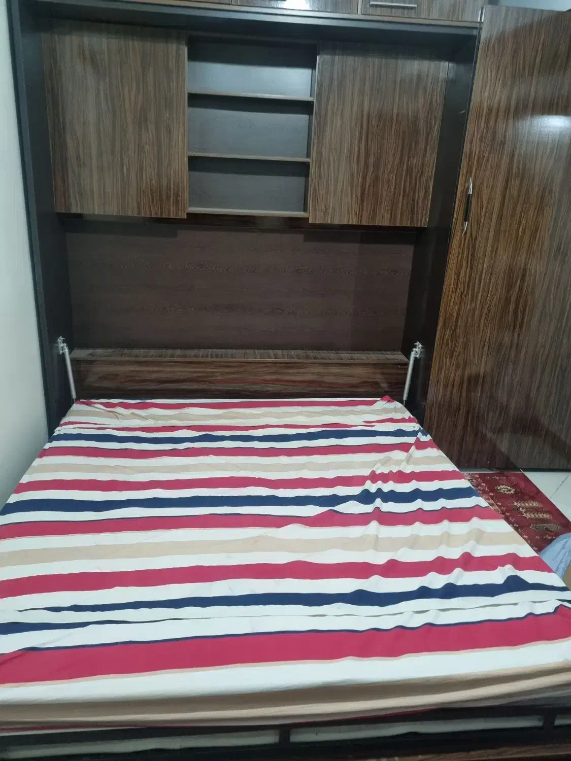 جای خواب ( تخت ) و کمد دیواری|تخت و سرویس خواب|تهران, شهرک ولیعصر جنوبی|دیوار