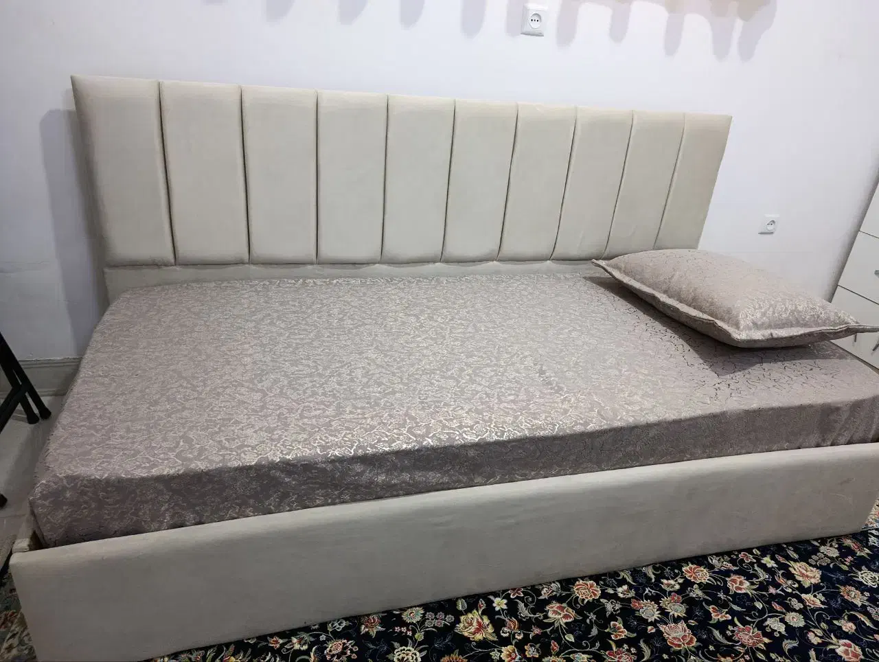 تخت تک نفره|تخت و سرویس خواب|قم, زاویه|دیوار