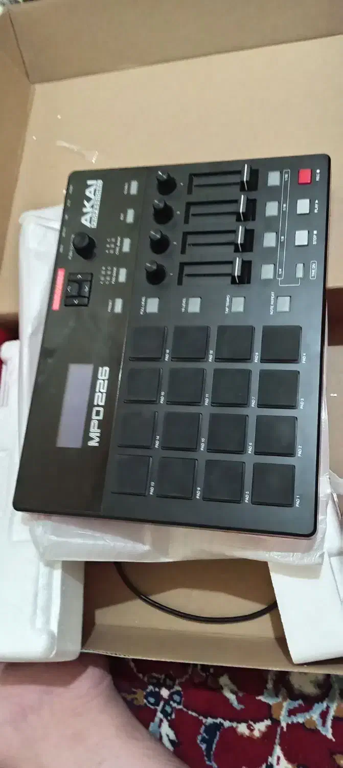 لانچ پد آکایی mpd-226|گیتار، بیس، امپلیفایر|سنندج, |دیوار