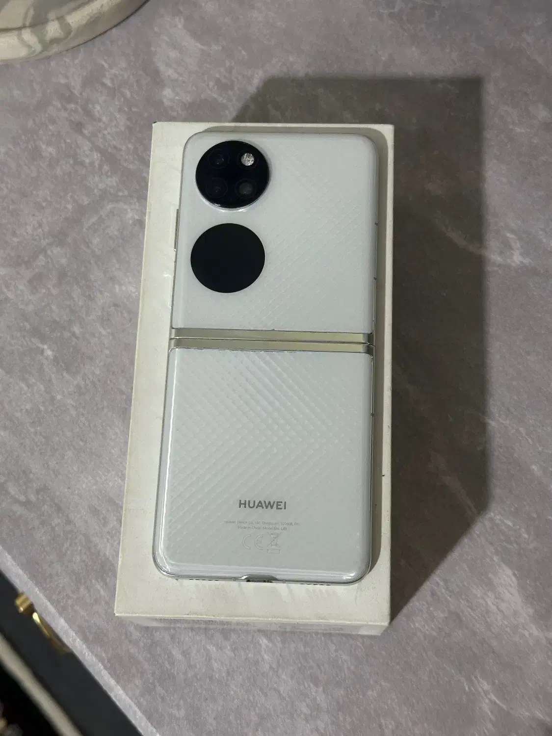 HUAWEI p50 pocket|موبایل|تهران, نازی‌آباد|دیوار