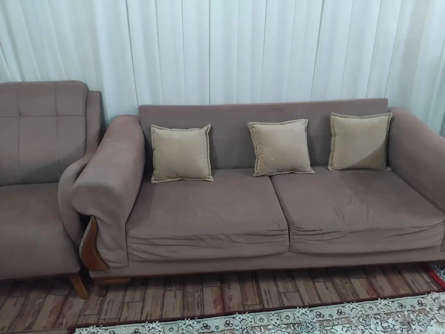 مبل راحتی ۷ نفره|مبلمان خانگی و میز عسلی|قم, قلعه کامکار|دیوار