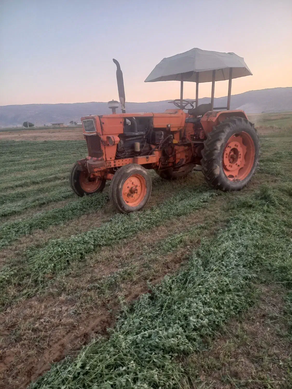 باسلامفروش یک دستگاه تراکتور رومانی ۶۳ عروسک|خودرو سنگین|شیراز, کوشک میدان|دیوار