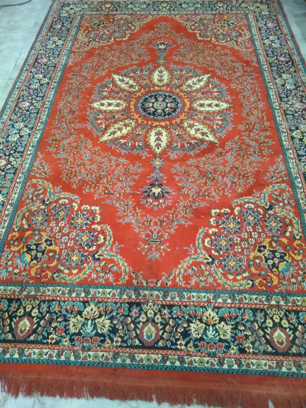 ۴ تا فرش|فرش|رشت, حومه رشت|دیوار