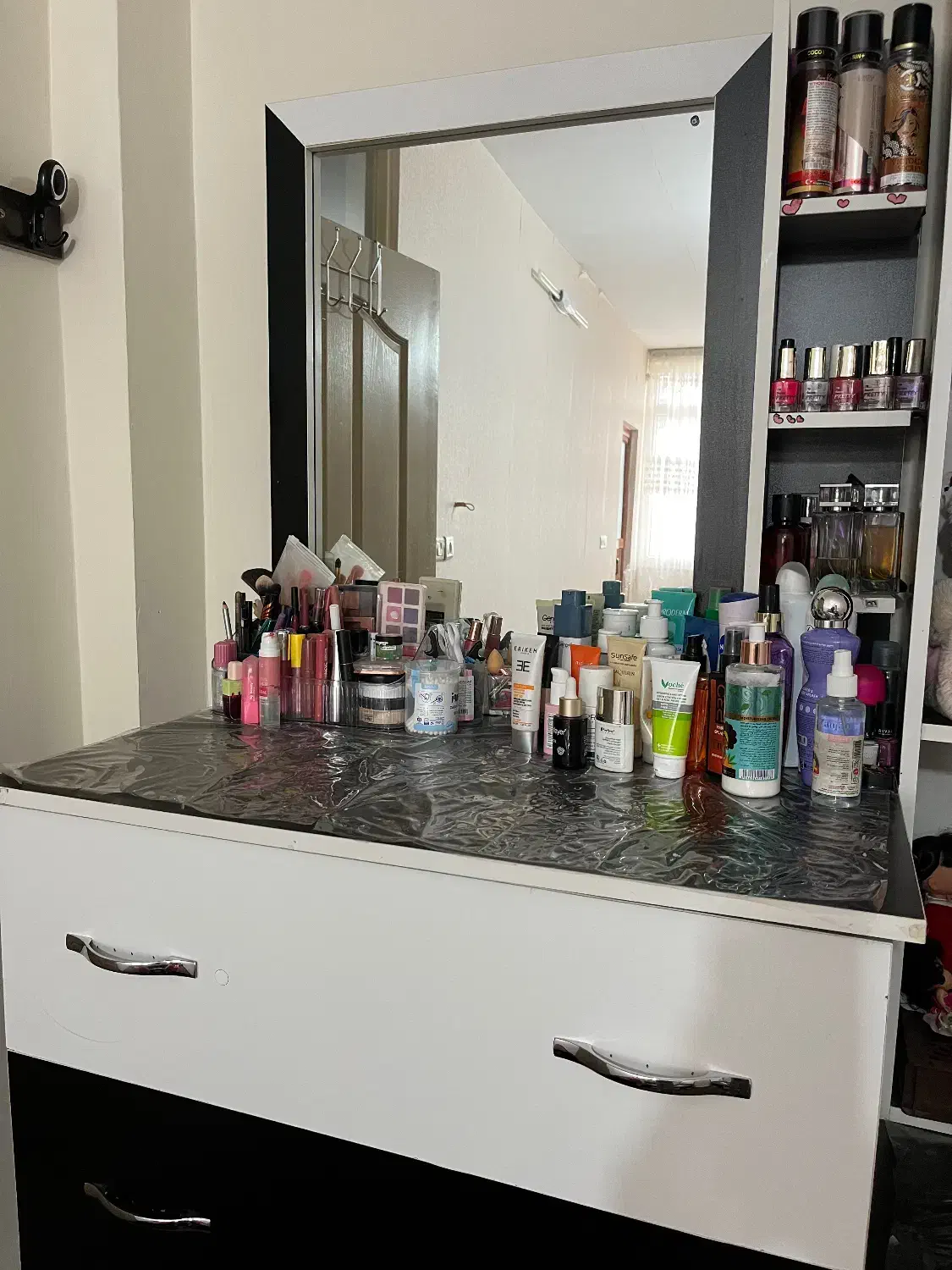 دراور در حد نو|جاکفشی، کمد، دراور|ابهر, |دیوار