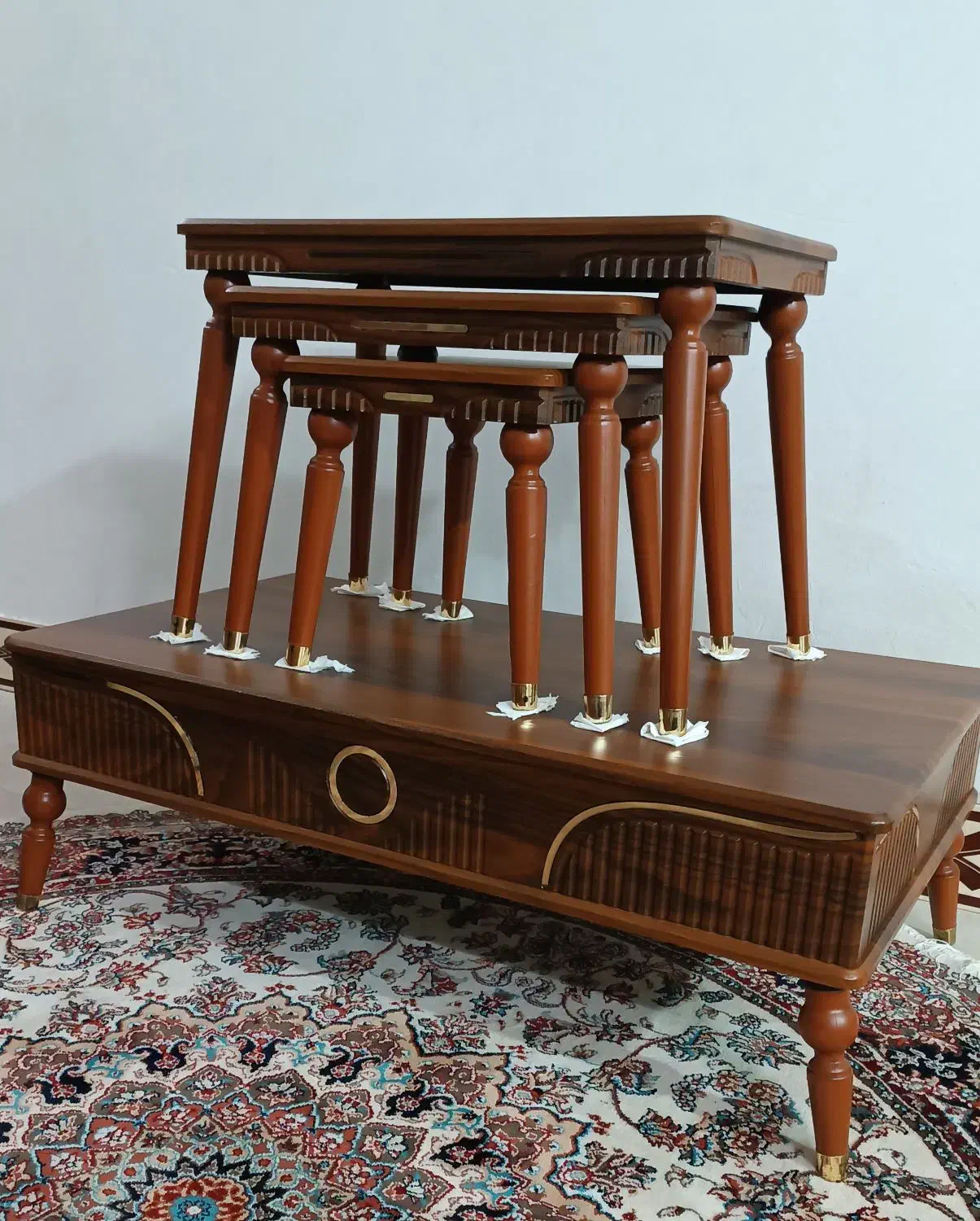 میز جلو مبلی به همراه 3عدد عسلی نو شیک|مبلمان خانگی و میز عسلی|قائم‌شهر, |دیوار