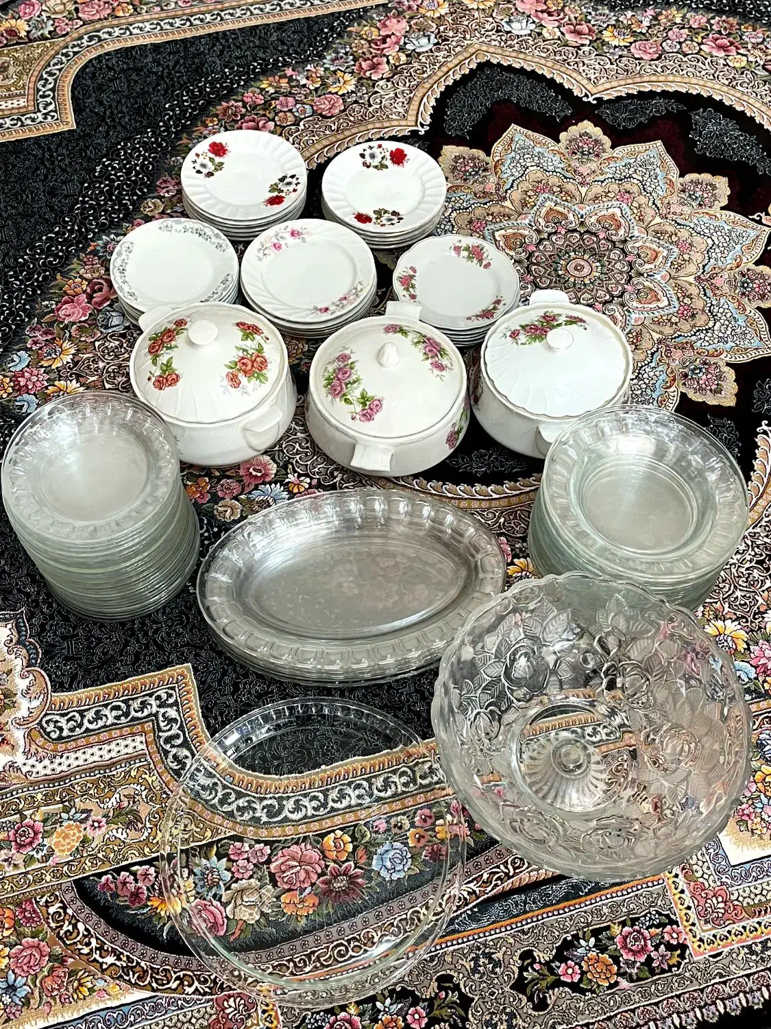 ظروف شیشه ای و چینی  تمیز بدون شکستگی|ظروف سرو و پذیرایی|مرند, |دیوار