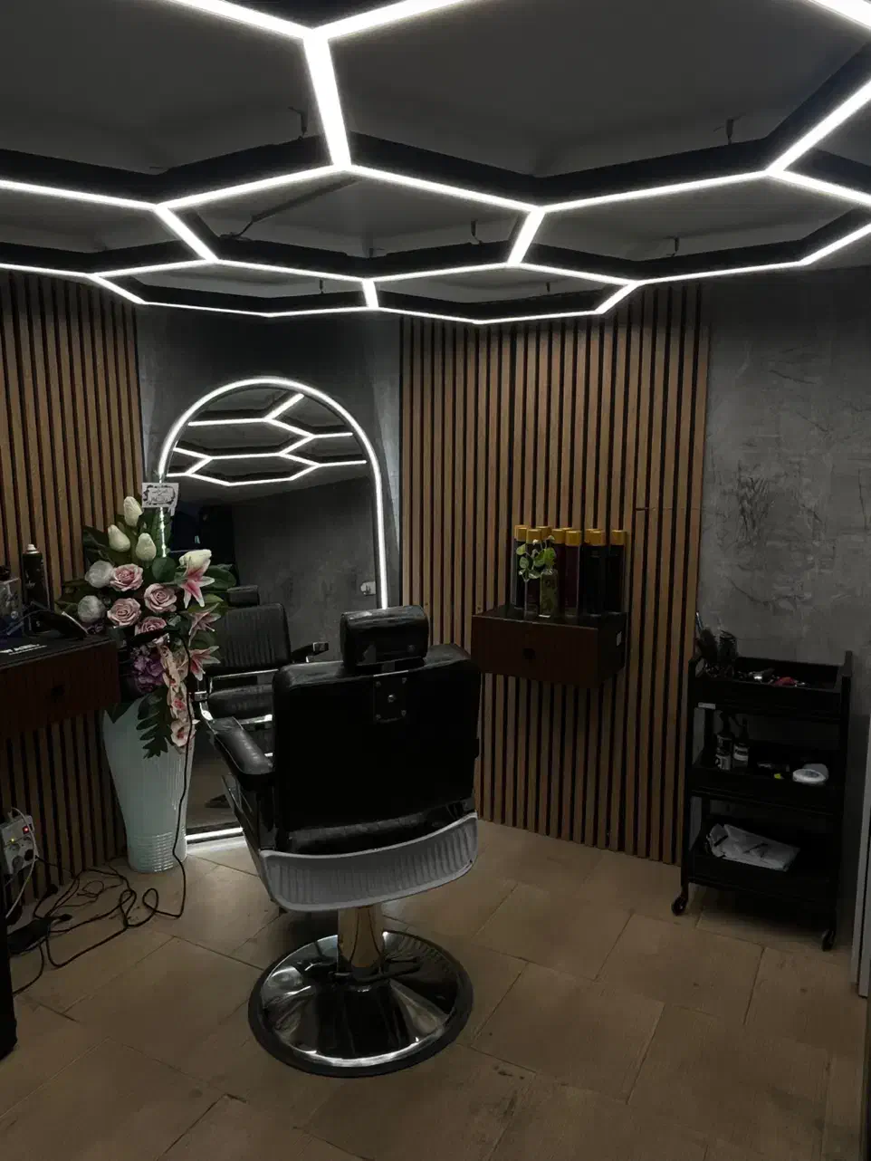 نیازمند ارایشگر ماهر مردانه|استخدام درمانی، زیبایی، بهداشتی|مشهد, هفده شهریور|دیوار