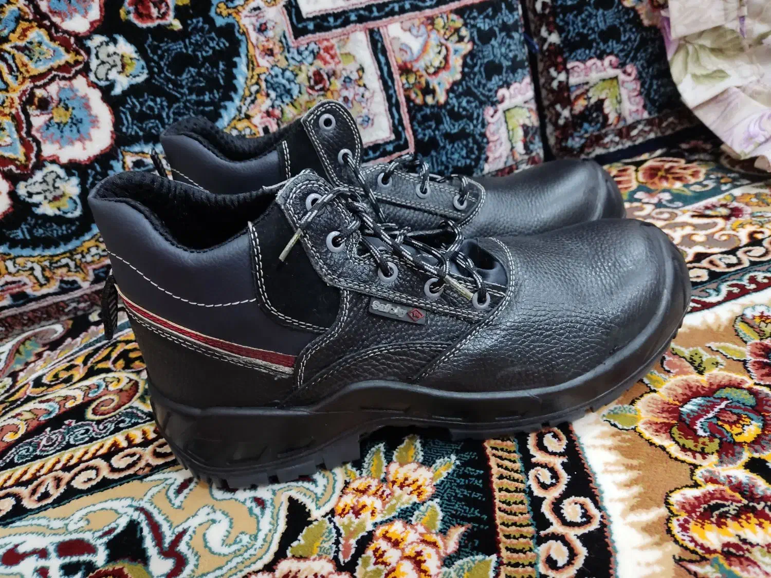 کفش کار سایز ۴۲ نو|کیف، کفش، کمربند|اقبالیه, |دیوار