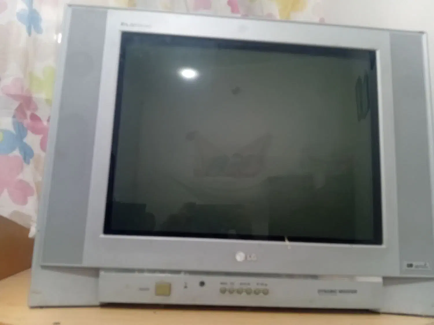 تلویزیون آل چی|تلویزیون و پروژکتور|فومن, |دیوار