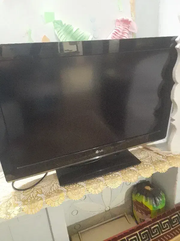 تلوزیون lcd32LG|تلویزیون و پروژکتور|قزوین, |دیوار