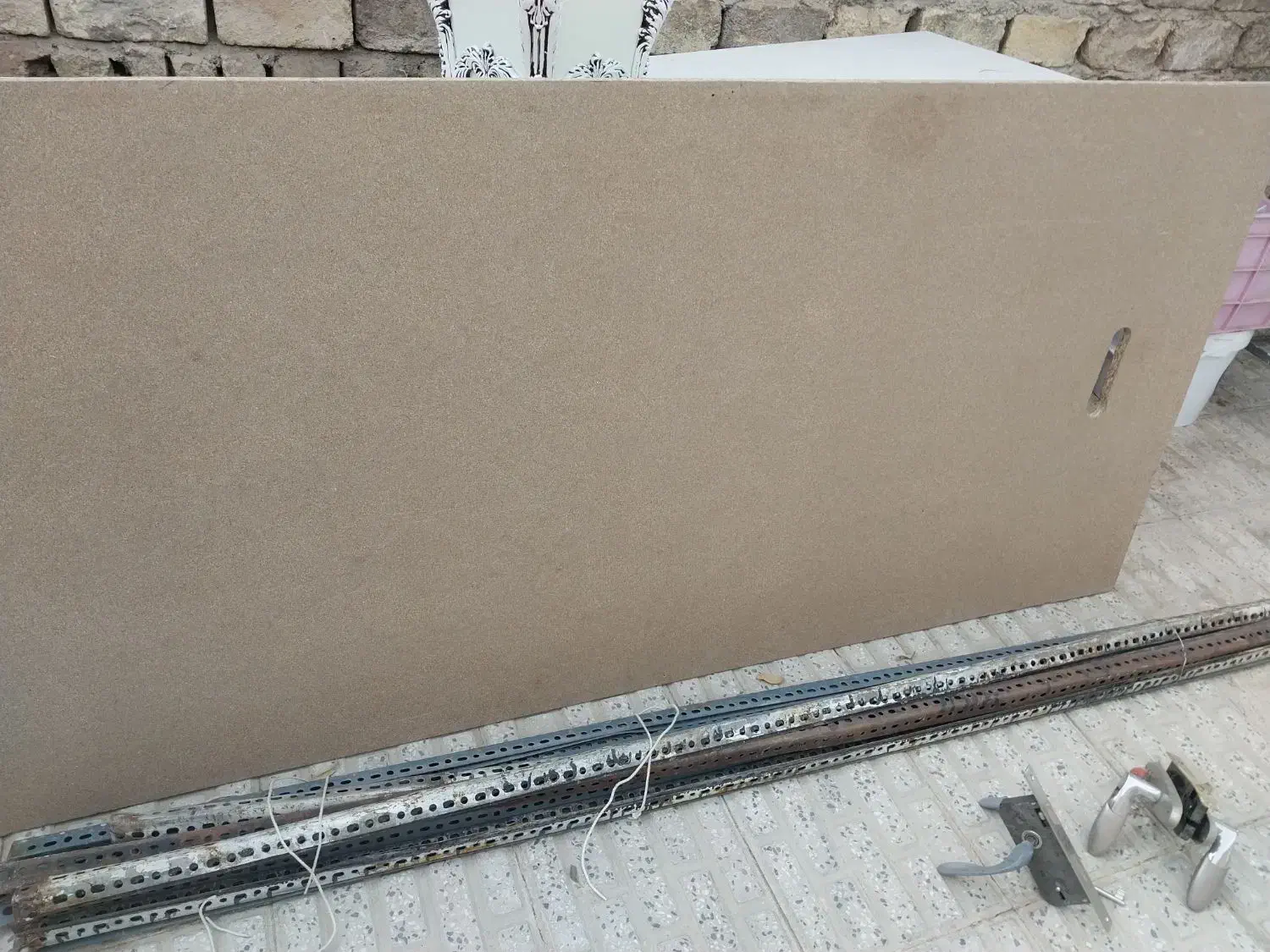 تعدادی پایه قفسه|کتابخانه، شلف، قفسههای دیواری|اراک, |دیوار