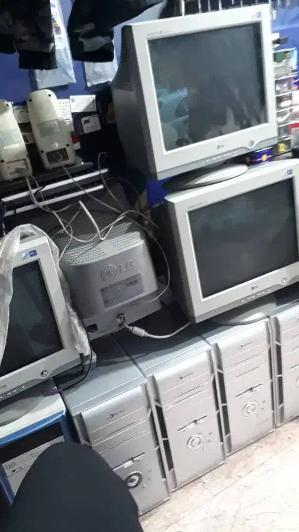 کیس کامپیوتر مانیتور تلویزیون قدیمی و سوخته ضایعات|رایانه رومیزی|قم, شاه ابراهیم|دیوار
