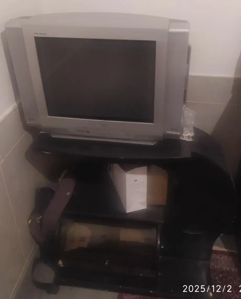 فروش ماشین لباسشویی وتلویزیون با زیر تلویزیون|ماشین لباسشویی و خشککن لباس|فولادشهر, C1|دیوار