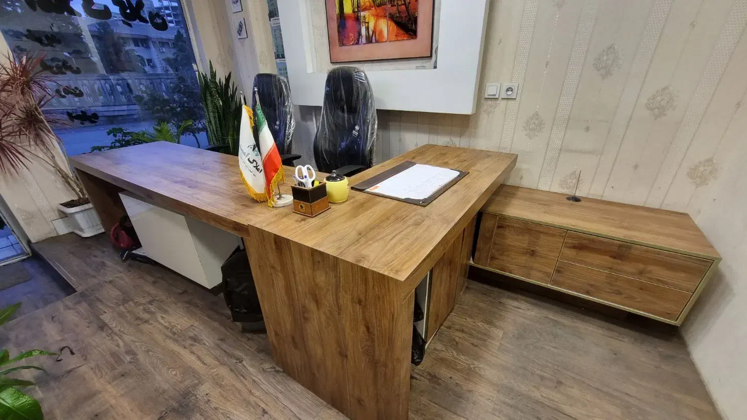 فروش میز اداری در حد صفر|مبلمان اداری|رشت, عینک|دیوار