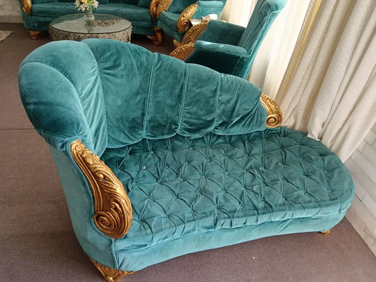 یک دست مبل ۷ نفره به همراه میز و عسلی‌ها|مبلمان خانگی و میز عسلی|شهر بابک, |دیوار