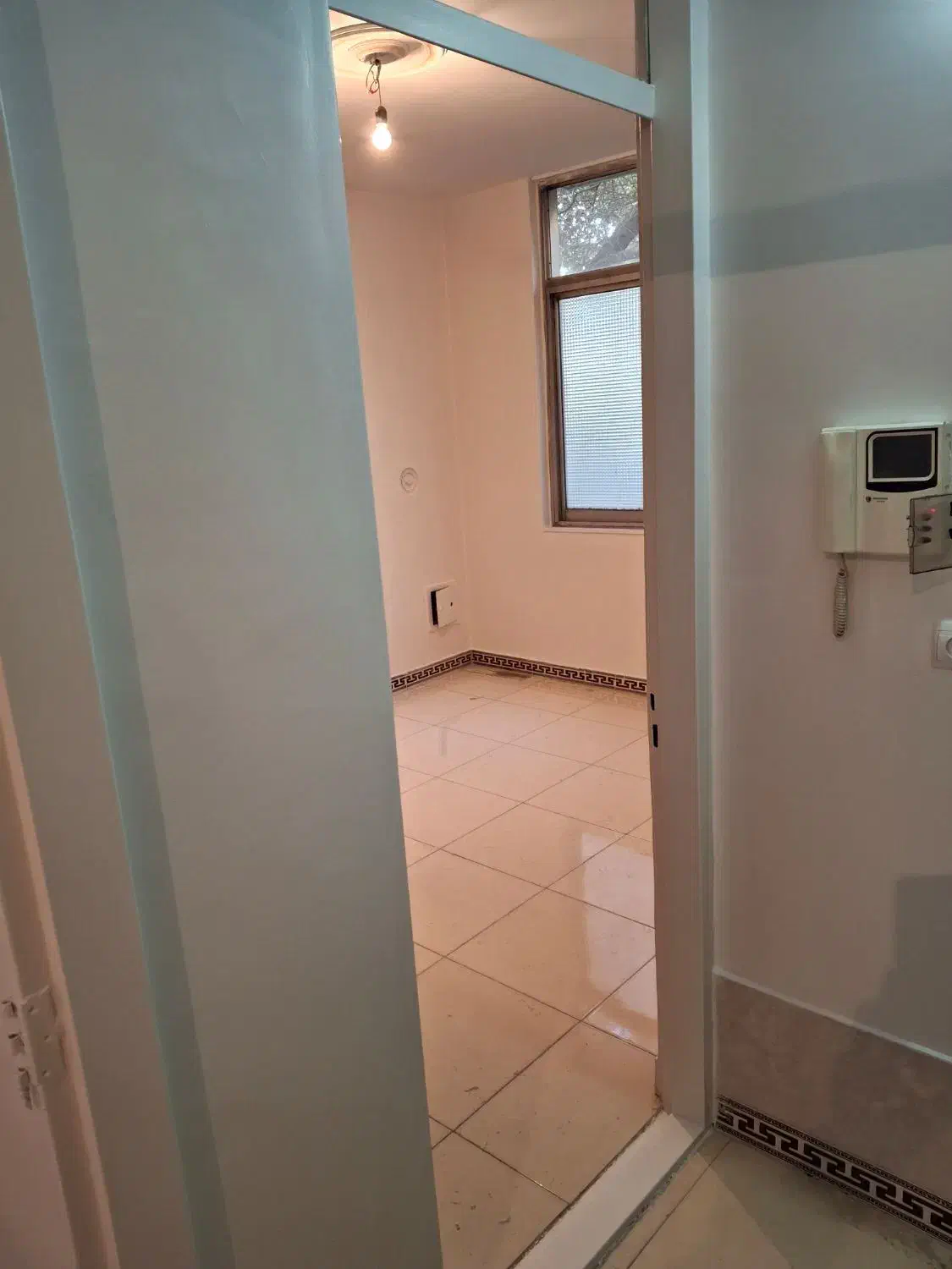 آپارتمان نازی اباد هزاردستگاه تازه نقاشی شده