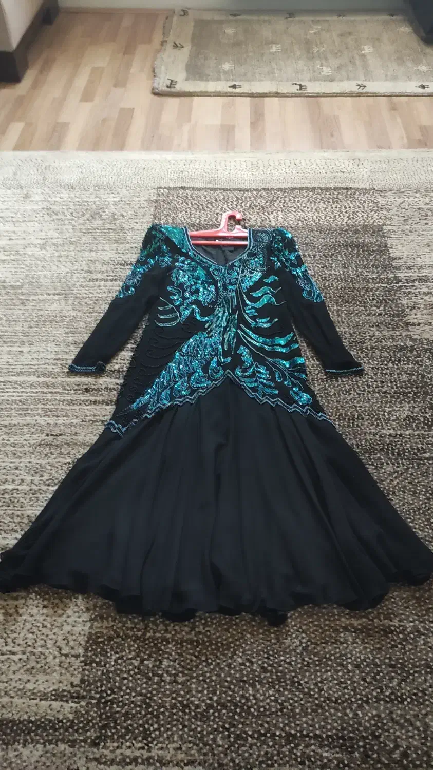 لباس شب|لباس|شیراز, دکتر حسابی|دیوار