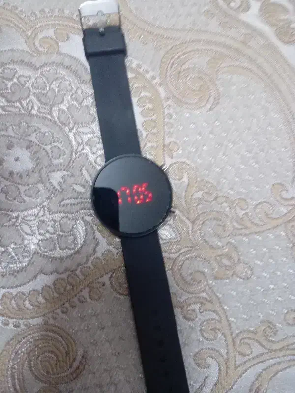 ساعت|ساعت|قیامدشت - خاورشهر, |دیوار