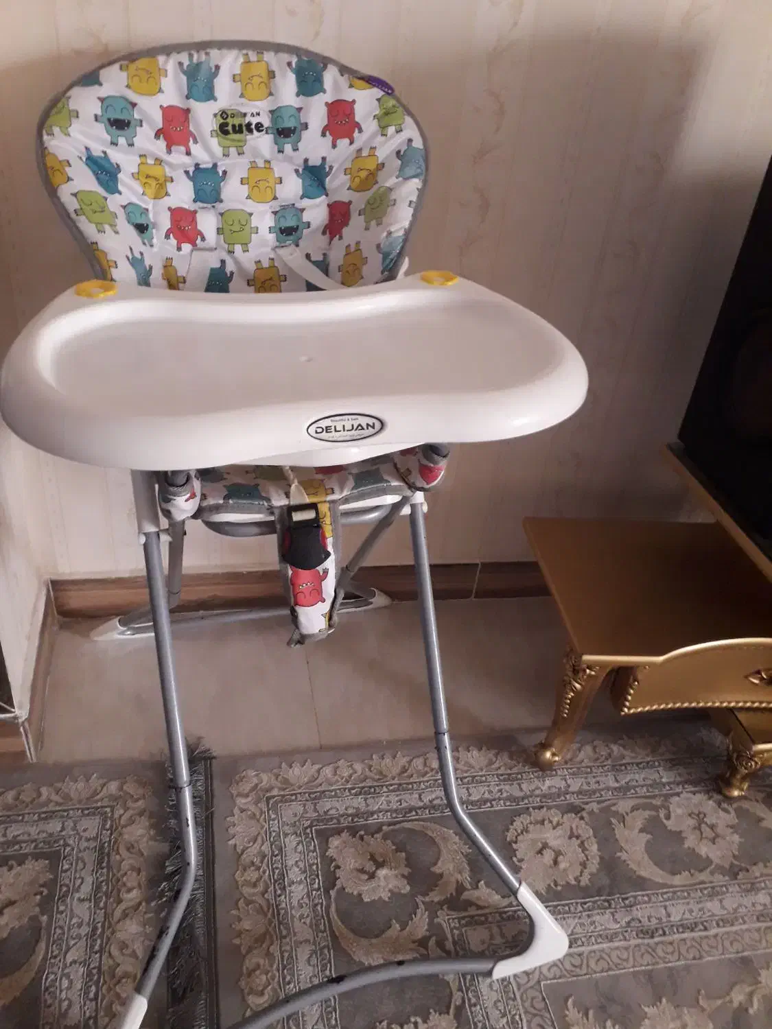 صندلی غذای کودک دلیجان|تخت و صندلی بچه|قائم‌شهر, |دیوار