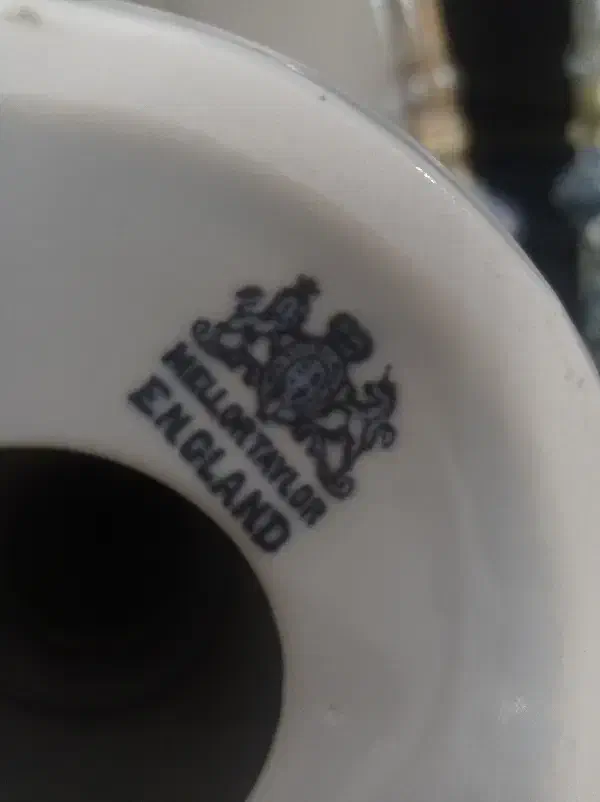 ست گلدان و چراغ نفتی انگلیس|کلکسیون اشیاء عتیقه|تبریز, |دیوار