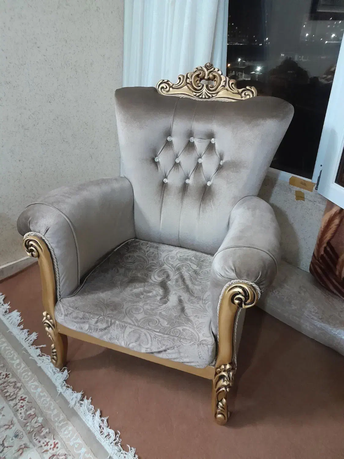 سرویس مبلمان سلطنتی|مبلمان خانگی و میز عسلی|پرند, فاز ۴|دیوار