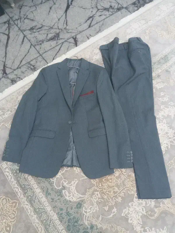 کت و شلوار|لباس|خاش, |دیوار