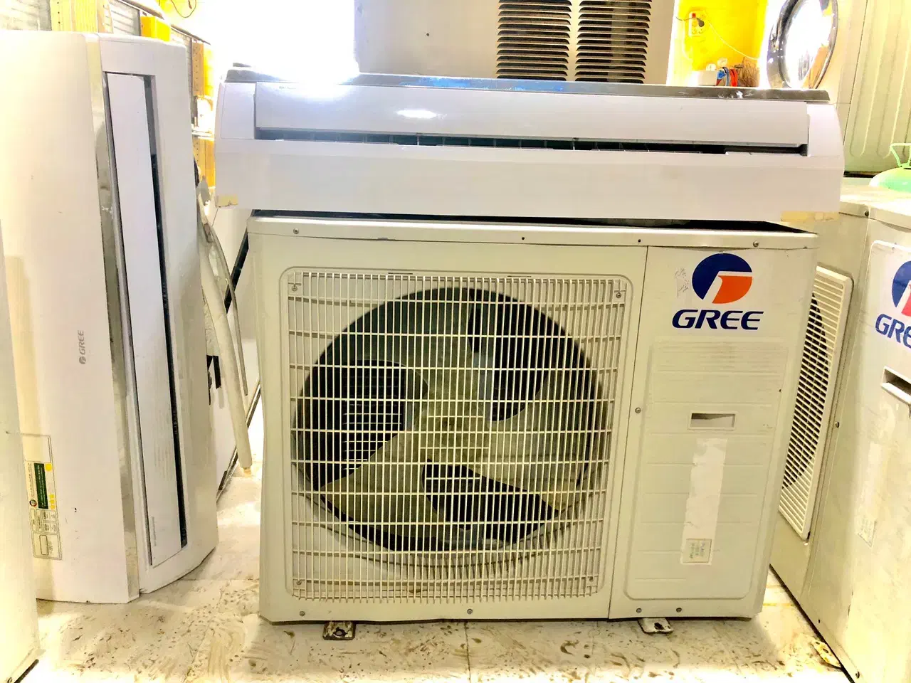 گری|کولر گازی و فن‌کوئل|سیریک, |دیوار