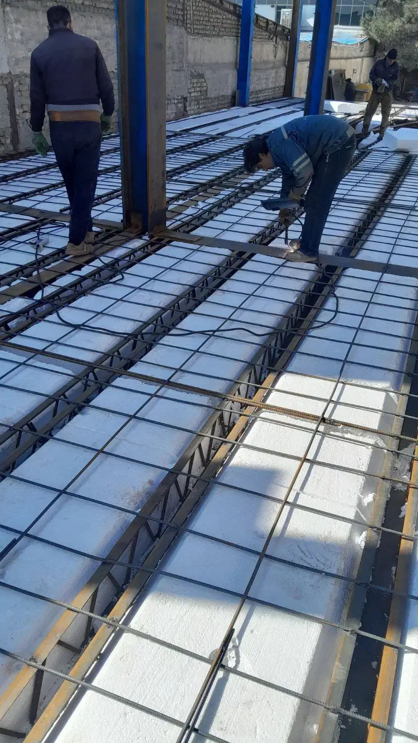 سازه نگهبان اسکلت فلزی جوشکار|خدمات پیشه و مهارت|نسیمشهر, |دیوار