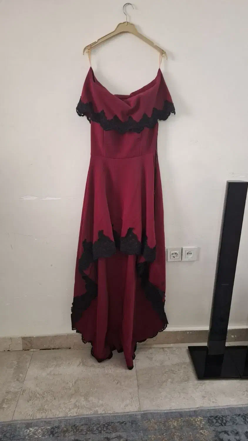 تعدادی لباس مجلسی کاملا سالم|لباس|اقبالیه, |دیوار