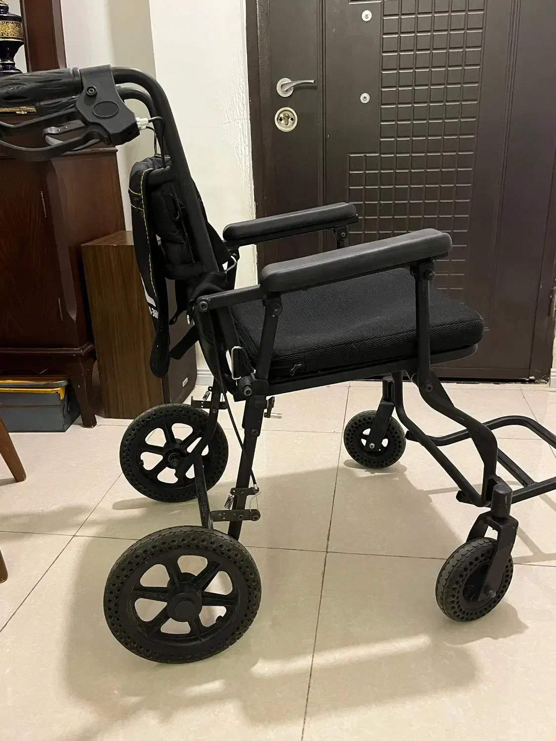 ویلچر کاملا نو با نشیمن راحت|آرایشی، بهداشتی، درمانی|مشهد, الهیه|دیوار