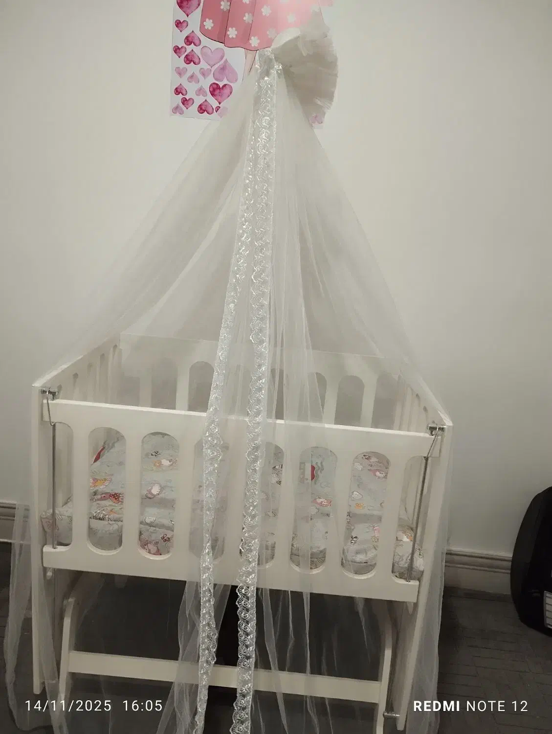 گهواره|تخت و صندلی بچه|قهدریجان, |دیوار