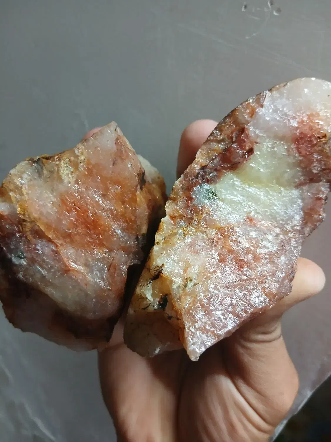 سنگ قیمتی عقیق نباتی و کبود و قرمز و سفید|جواهرات|میبد, |دیوار