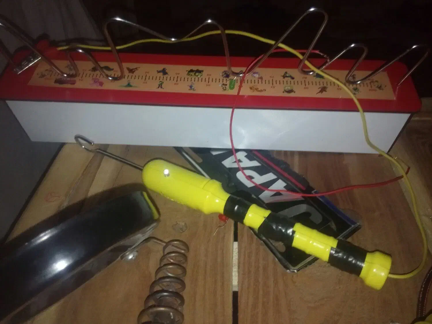 اعصاب سنج|اسباب‌‌بازی|کاشان, شهرک ولیعصر|دیوار