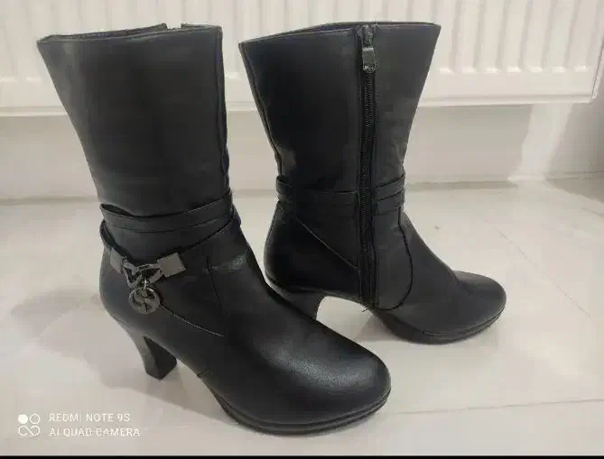 بوت خارجی مارک کالو|کیف، کفش، کمربند|قم, بنیاد|دیوار