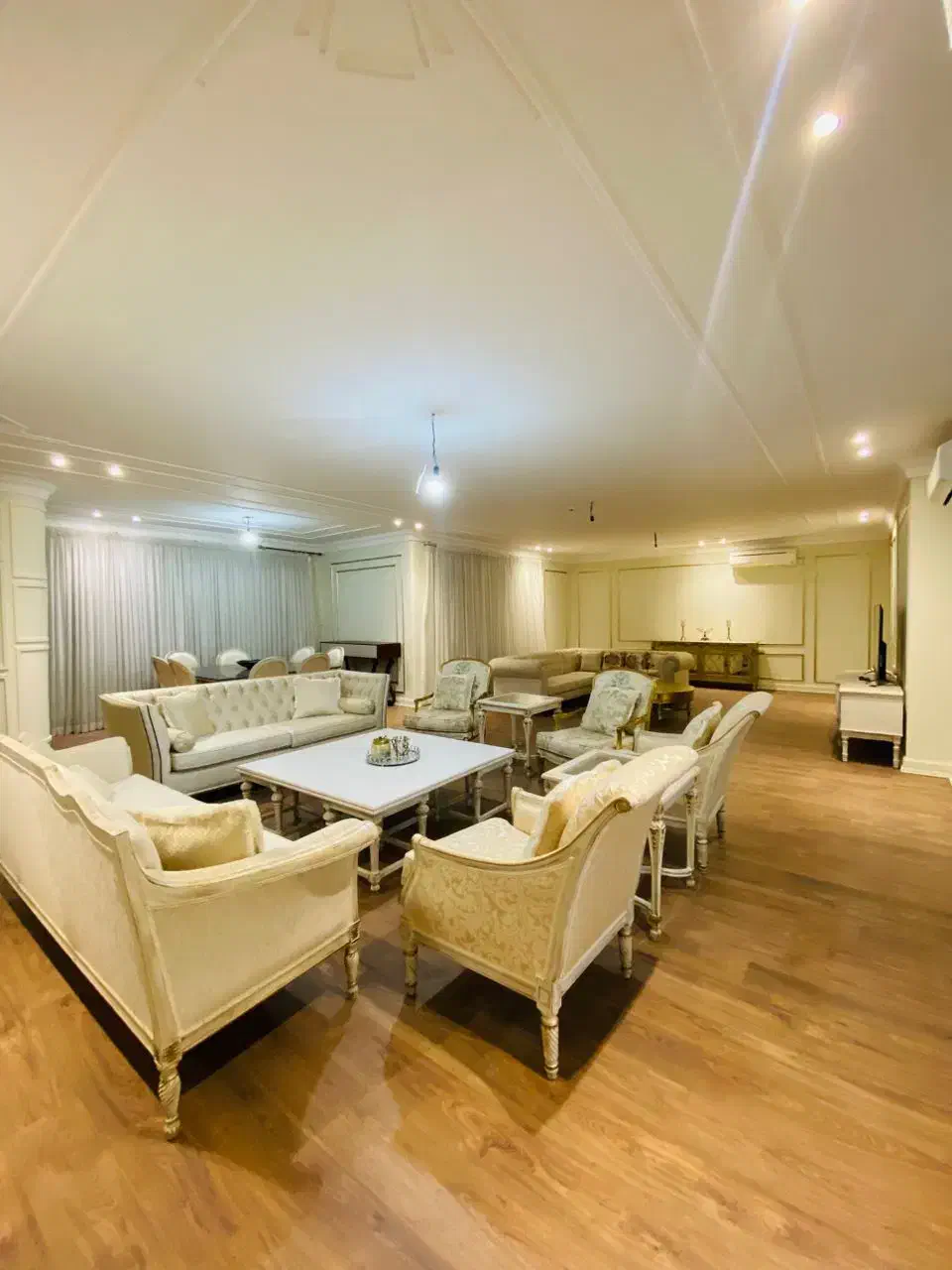 آپارتمان ۳۰۰ متری فرهنگیان/غرق نور از سه جهت|فروش آپارتمان|کرمان, |دیوار