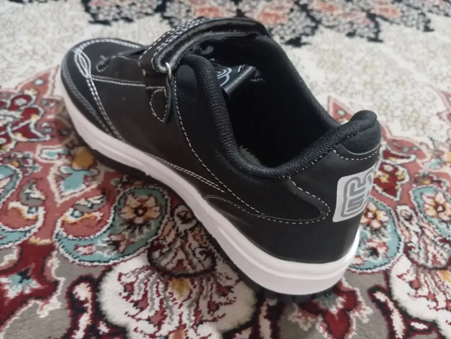 کفش تاج اسپرت راحتی سایز 36 نو|کفش و لباس بچه|تهران, سجاد|دیوار