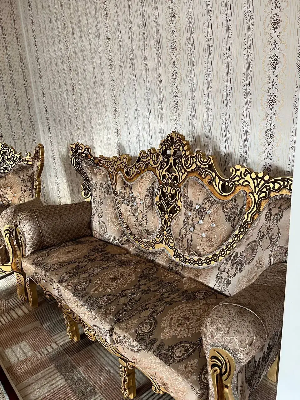 مبل سلطنتی|مبلمان خانگی و میز عسلی|خلخال, |دیوار