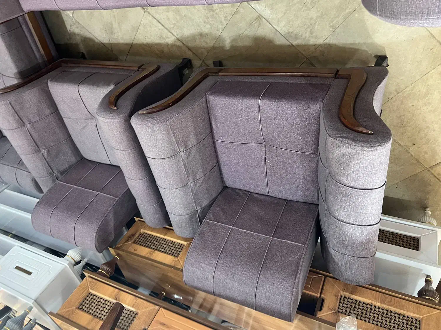 مبل راحتی دست دوم|مبلمان خانگی و میز عسلی|چناران, |دیوار