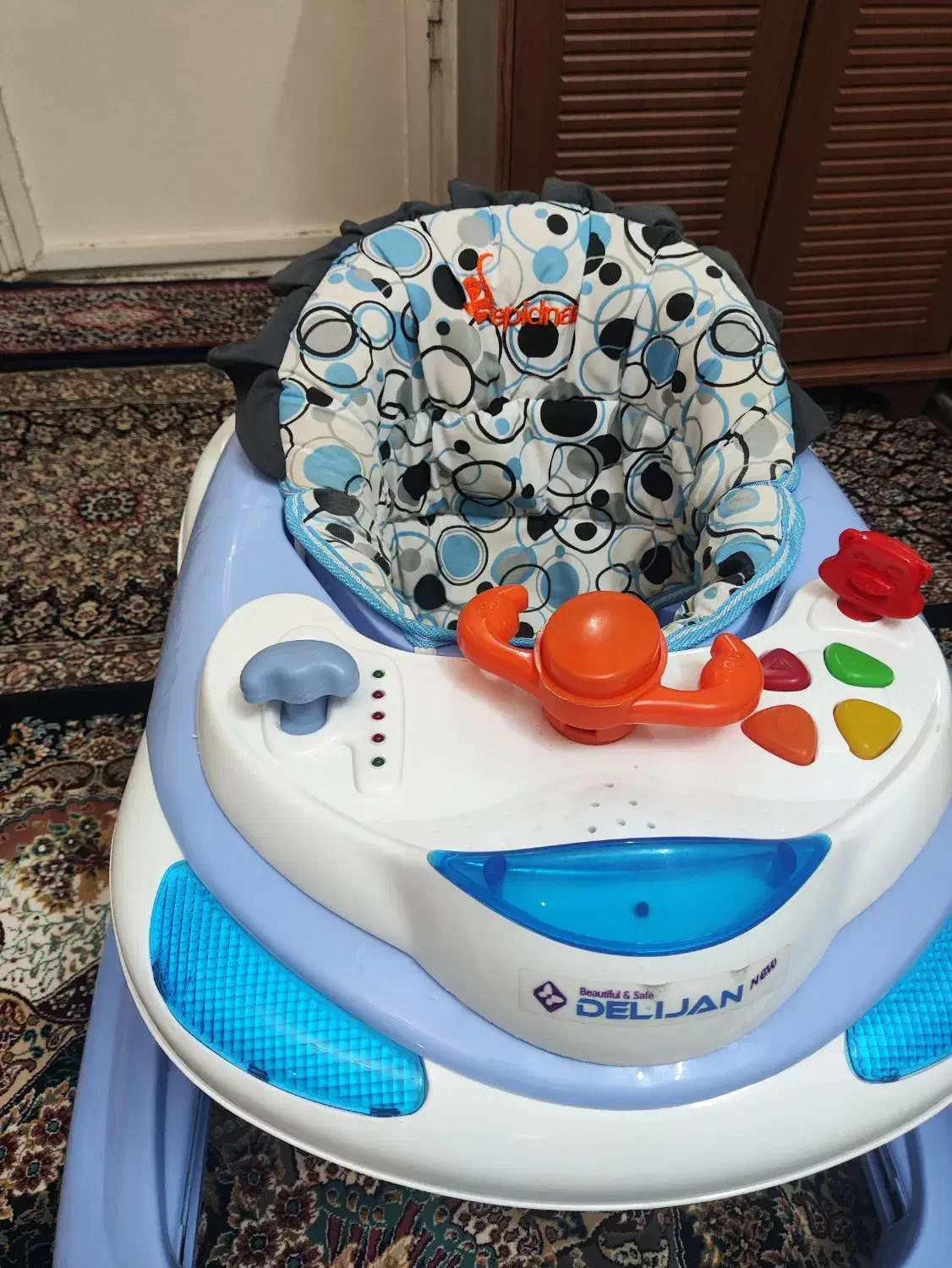 روروک و کریر|کالسکه و لوازم جانبی|نهاوند, |دیوار