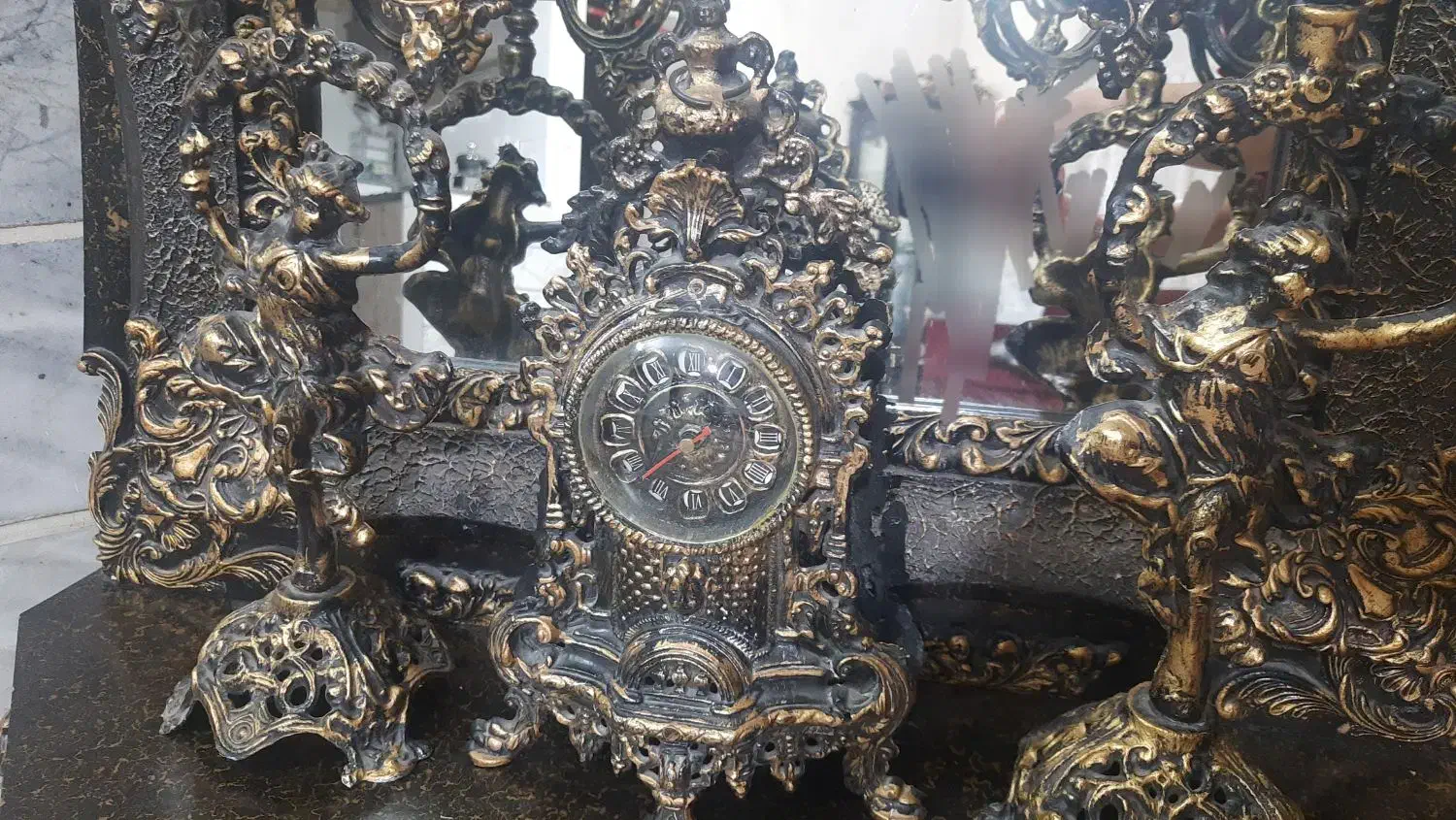 آینه و شمعدان|آینه|قدس, شهر‌قدس|دیوار