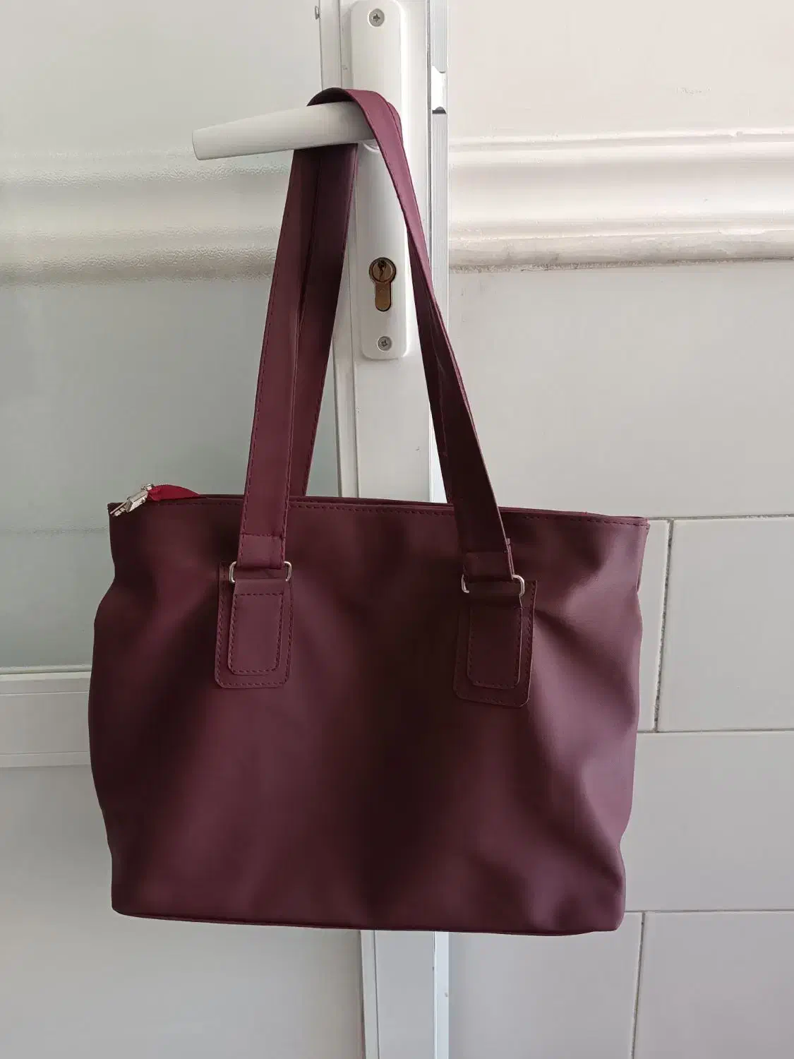 کیف|کیف، کفش، کمربند|زرندیه, |دیوار