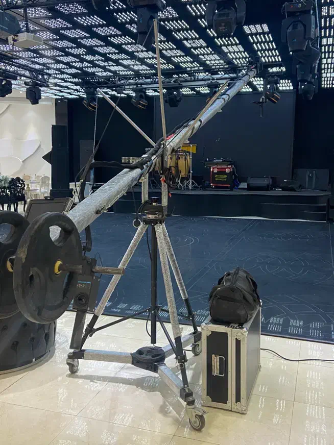 کرین سکسد ۶ متری|دوربین عکاسی و فیلم‌برداری|تهران, آبشار تهران (دریاچه)|دیوار